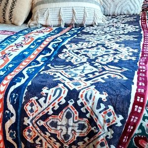 Anthropologie King quilt with sham